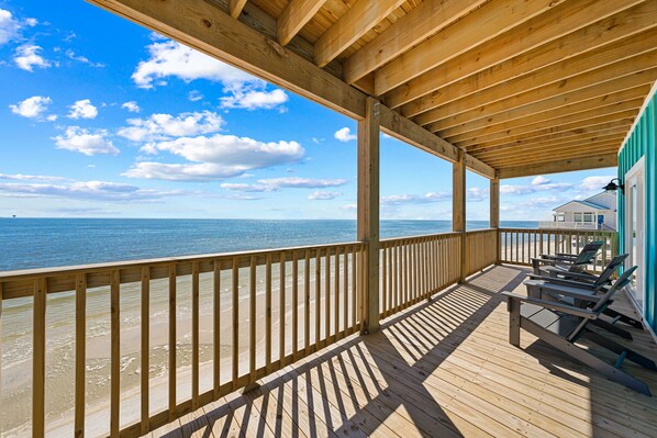 Property grounds - Gulf-front home w/double balcony, W/D, internet & amazing views - dog-friendly (Dauphin Island)