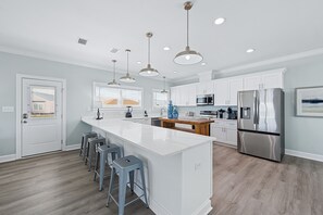 Fridge, microwave, oven, stovetop - Gulf-front home w/double balcony, W/D, internet & amazing views - dog-friendly (Dauphin Island)