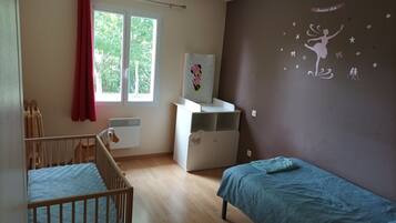 3 bedrooms, WiFi, bed sheets