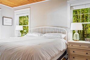 3 Schlafzimmer, Schreibtisch, Bügeleisen/Bügelbrett, Reisekinderbett