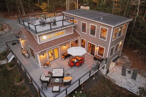 Outdoor dining - Catskills 3BR Cabin Getaway w/Roof Deck and Fire Pit (Pond Eddy)