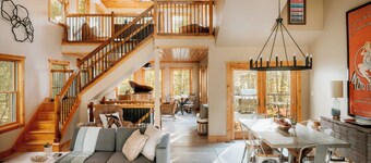 Catskills 3BR Cabin Retreat w/Roof Deck and Fire Pit