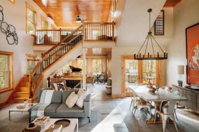 Catskills 3BR Retreat w/ Hot Tub, Roof Deck & Fire Pit