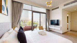 4 室のベッドルーム、セーフティボックス (室内)、アイロン / アイロン台、WiFi (無料)