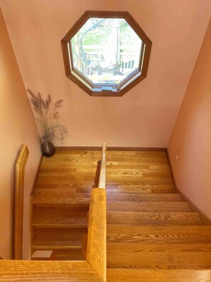 Staircase - Sunny Peace Homestay (Harwinton)