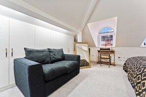 2 slaapkamers, een strijkplank/strijkijzer, gratis wifi, beddengoed