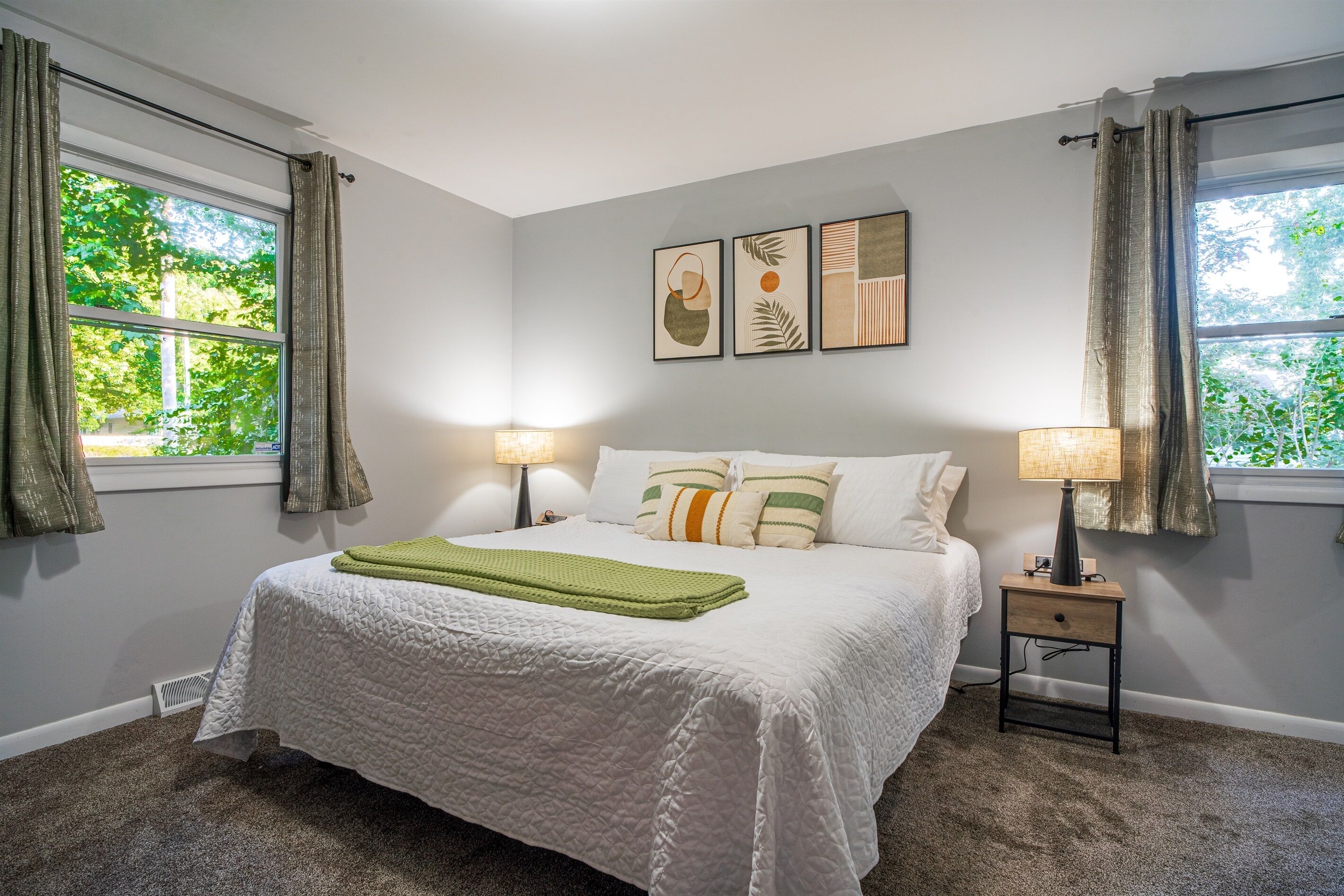 3 bedrooms, iron/ironing board, travel crib, free WiFi