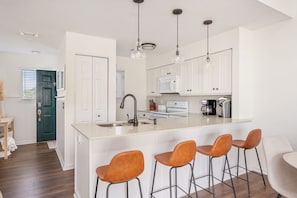 Fridge, microwave, oven, stovetop - Anchor's Away: Canalfront Condo, Water Views, Community Amenities (Manteo)