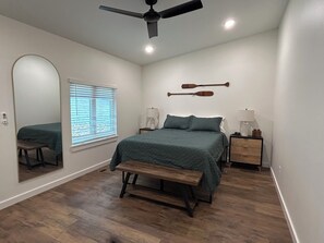 4 bedrooms, WiFi, bed sheets - Secluded Lakefront! 4BR, Paradise Pad @ Beaver Lake, Sleeps 14 (Eureka Springs)