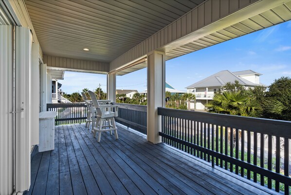 Property grounds - Spacious Dog-Friendly Home | Panferio SeaCret | My Beach Getaways (Pensacola Beach)