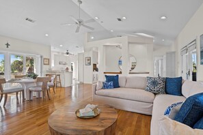 TV, ping pong - Spacious Dog-Friendly Home | Panferio SeaCret | My Beach Getaways (Pensacola Beach)