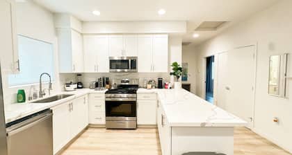 Cozy 2-bedroom apt West University Health Sciences Pomona