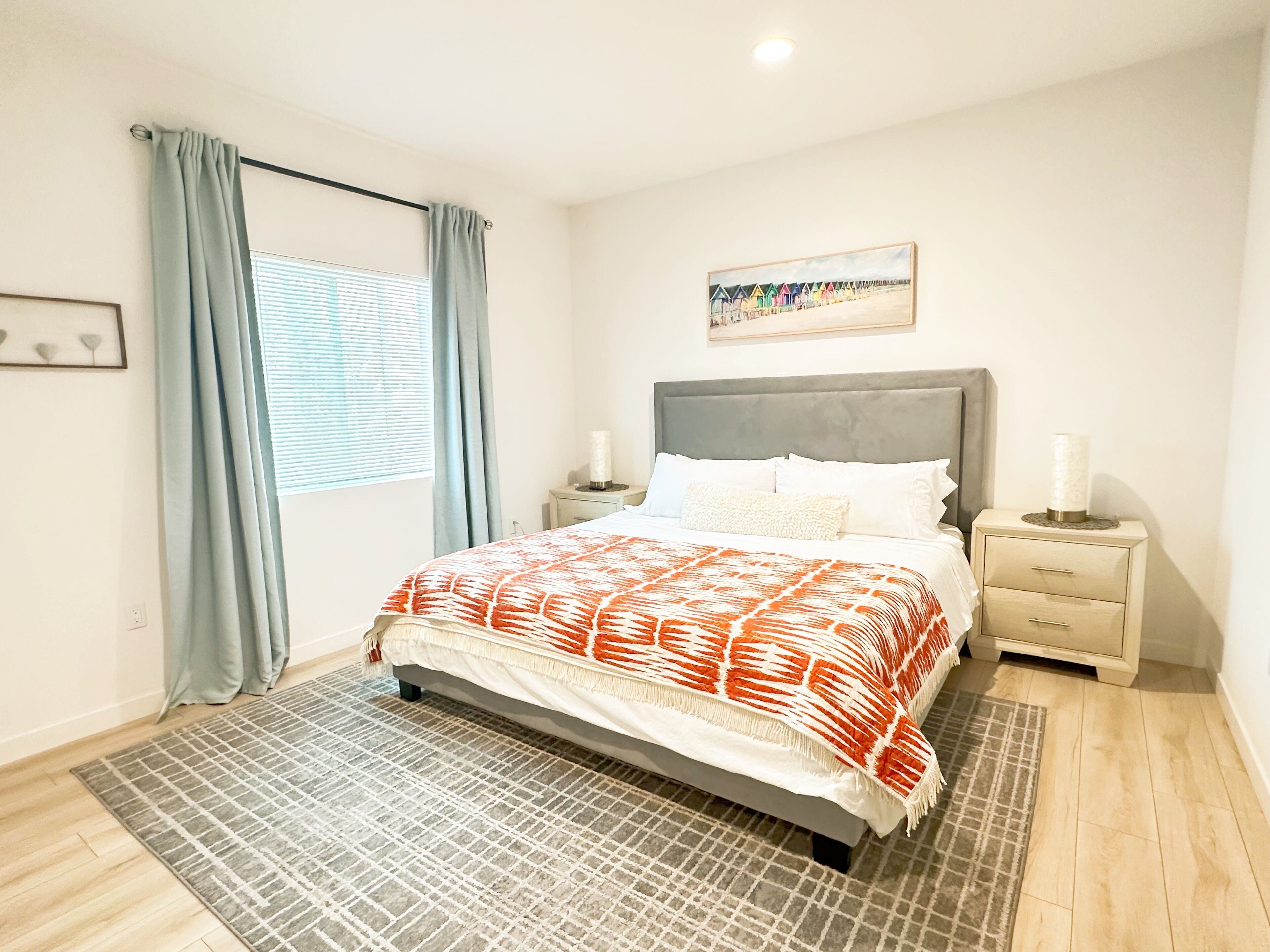 2 bedrooms, desk, iron/ironing board, WiFi
