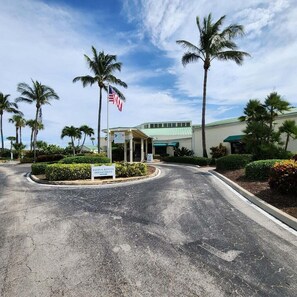 Property grounds - GL 304 Pond View Townhome Welcome to Paradise! (Fort Pierce)