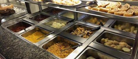 Desayuno buffet incluido todos los días