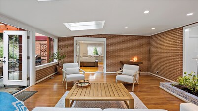 Stay,Work,Thrive on the premier House, Entire home in McLean