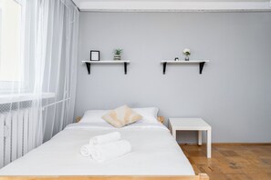 3 chambres, fer et planche à repasser, Wi-Fi, draps fournis