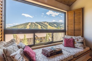 4 bedrooms, iron/ironing board, free WiFi, bed sheets - Private hot tub, ski in/ ski out and close to Big Sky Resort (Big Sky)