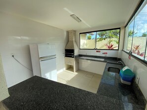 Fridge, oven, stovetop, electric kettle - Beach house, 3 bedrooms 80 meters from the beach! (Aracaju)