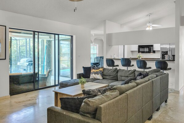 Smart TV, fireplace