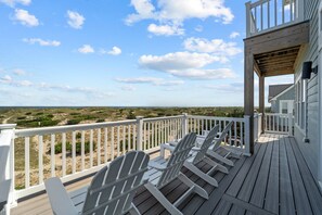 Property grounds - 7205-The Cure, Oceanfront Salvo Oasis w/ Pool, Spa & Elevator (Salvo)