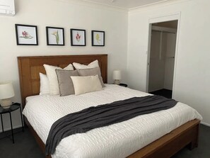 1 chambre, fer et planche à repasser, Wi-Fi, draps fournis