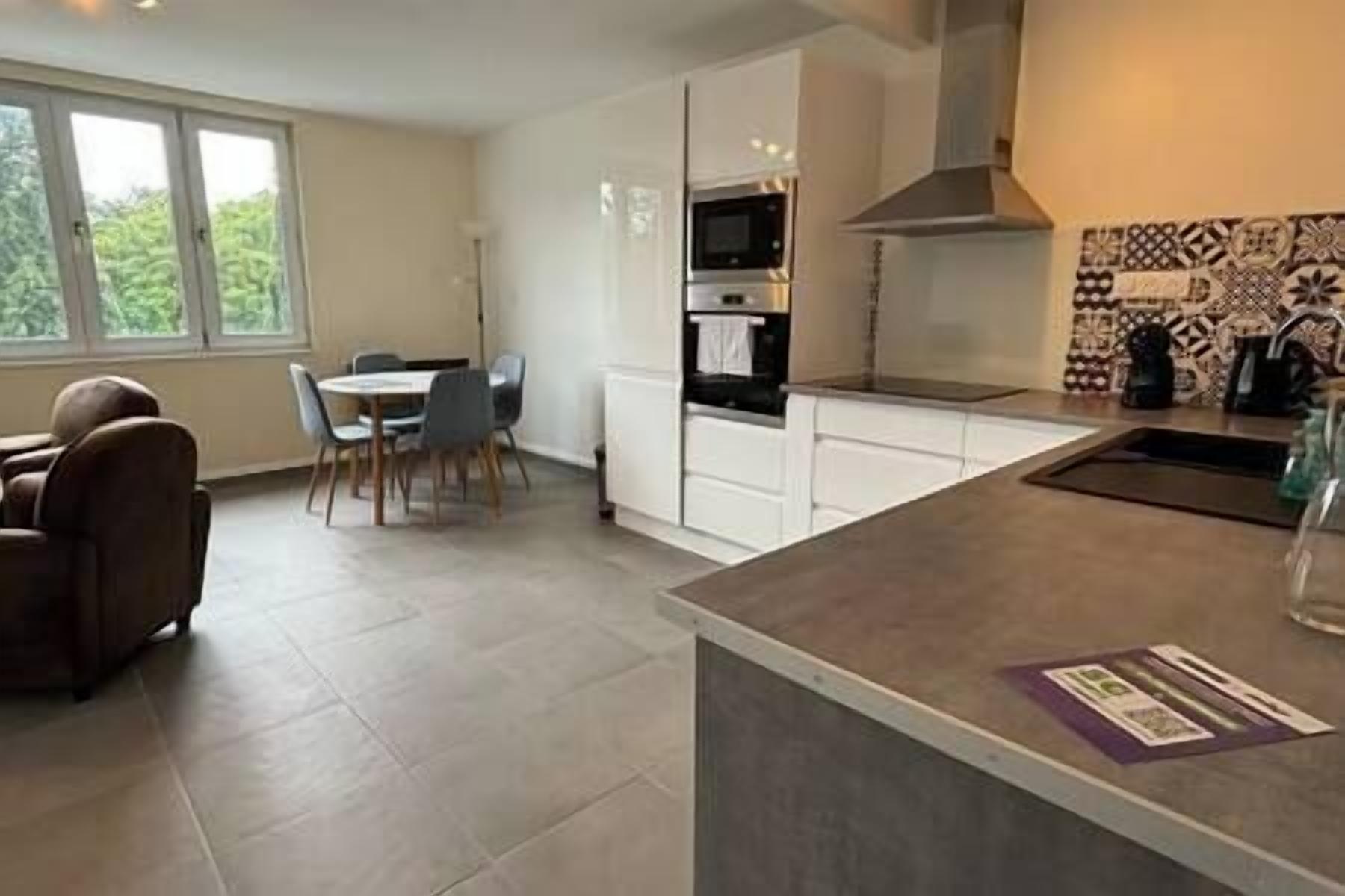 Réfrigérateur, micro-ondes, four, lave-vaisselle