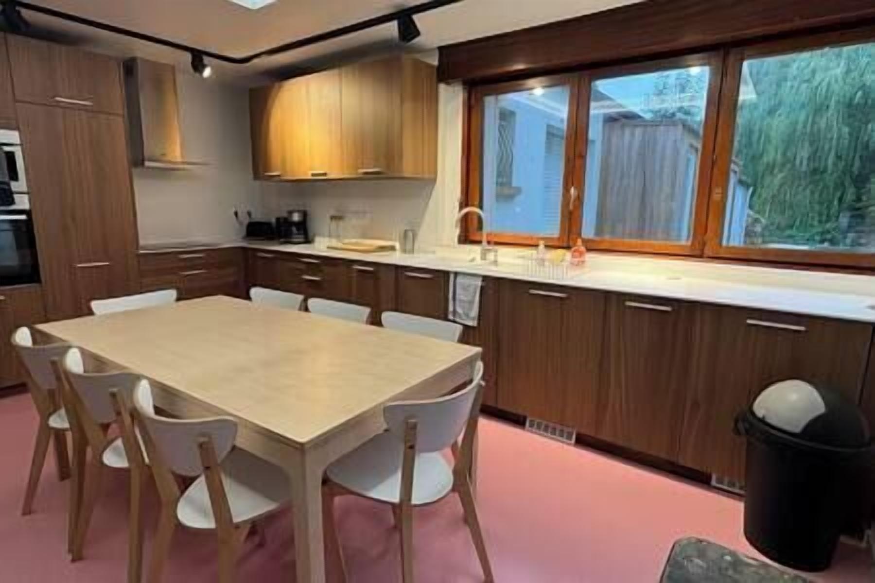 Réfrigérateur, micro-ondes, four, lave-vaisselle