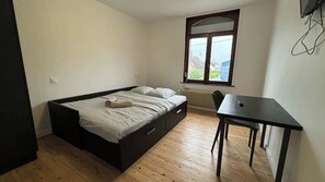 8 chambres, lit parapluie, Wi-Fi, draps fournis