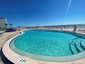 Piscine extérieure