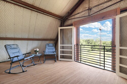 Box 3- A Birdy Vacation Rental