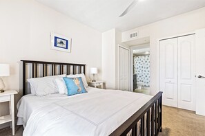 3 habitaciones, escritorio, tabla de planchar con plancha y wifi gratis