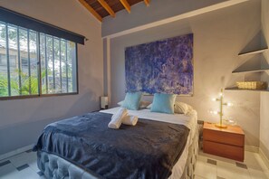 4 bedrooms, iron/ironing board, WiFi, bed sheets - Gallery ART, Manila El Poblado 4-bedroom with WiFi, AC , Balcony  5 min to all  (Medellín)