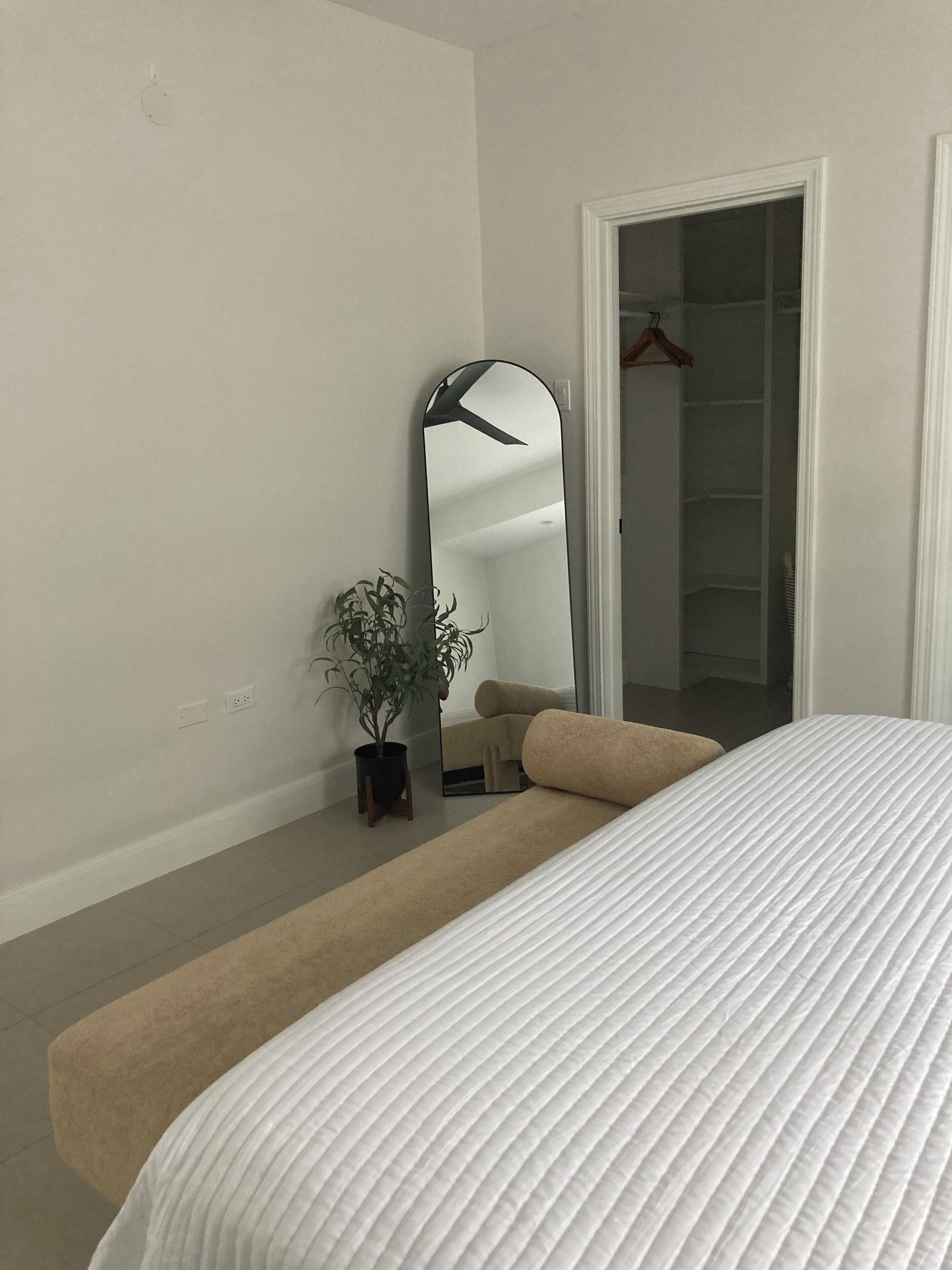 3 室のベッドルーム、アイロン / アイロン台、旅行用ベビーベッド、WiFi (無料)