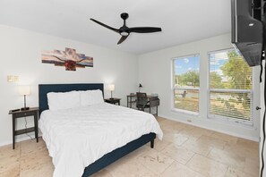 3 bedrooms, desk, iron/ironing board, WiFi