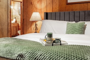 3 bedrooms, iron/ironing board, free WiFi - Hot Tub,Fire pit,WIFI,28Miles2Yellowstone National Park-Raven's Retreat (Island Park)