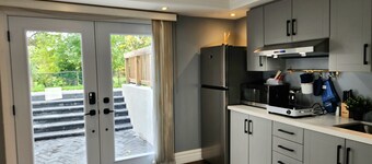 Private and Cozy Greece-Inspired 1BR Retreat in Erindale Mississauga 