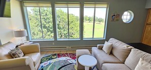 Smart TV, DVD player, books, video library - 3-Bedroom Condo, Penthouse Suite, Remodeled, Golf Course View, Excellent Rates!! (Branson)