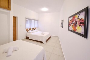 1 chambre, fer et planche à repasser, Wi-Fi gratuit, draps fournis