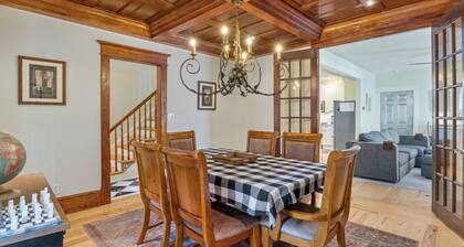 Luxury 2 Bedroom 1.5 Bath Town Home/ Walk to Elmwood/ Garage/ EV Charger/ AC