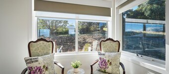 Blossoms on the Bay - 4 Bedrooms
