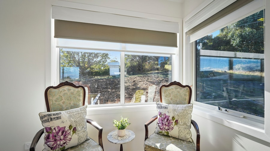 Blossoms on the Bay - 4 Bedrooms