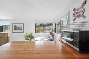 Comfort House, Bay View | Private kitchen | Full-sized fridge, microwave, oven, stovetop - Blossoms on the Bay - 4 Bedrooms (Nubeena)