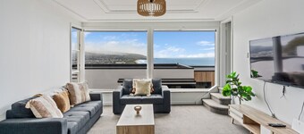 St Clair Heights-Ocean views