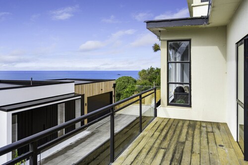 St Clair Heights-Ocean views
