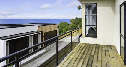 St Clair Heights-Ocean views