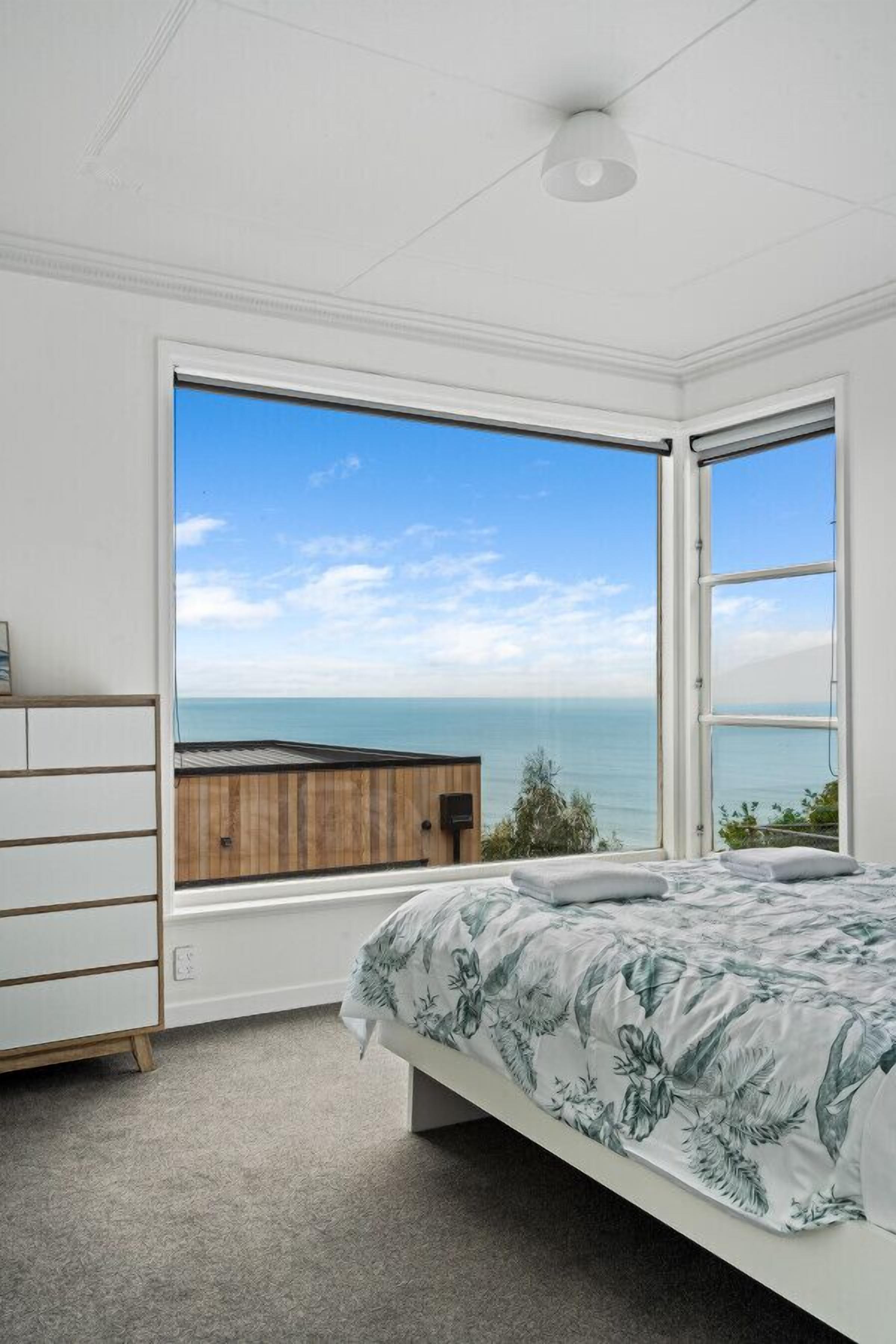 5 bedrooms, iron/ironing board, free WiFi, bed sheets