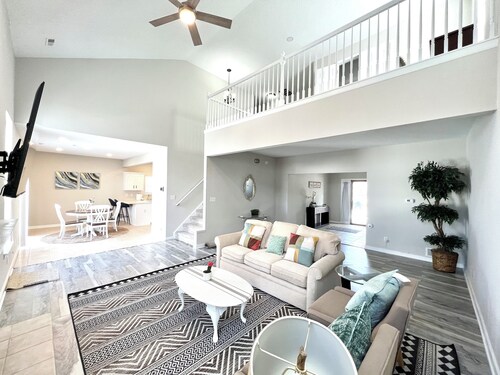 Beautiful 3 BD Home in Fishers with EV Charger