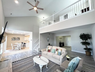 Beautiful 3 BD Home in Fishers with EV Charger