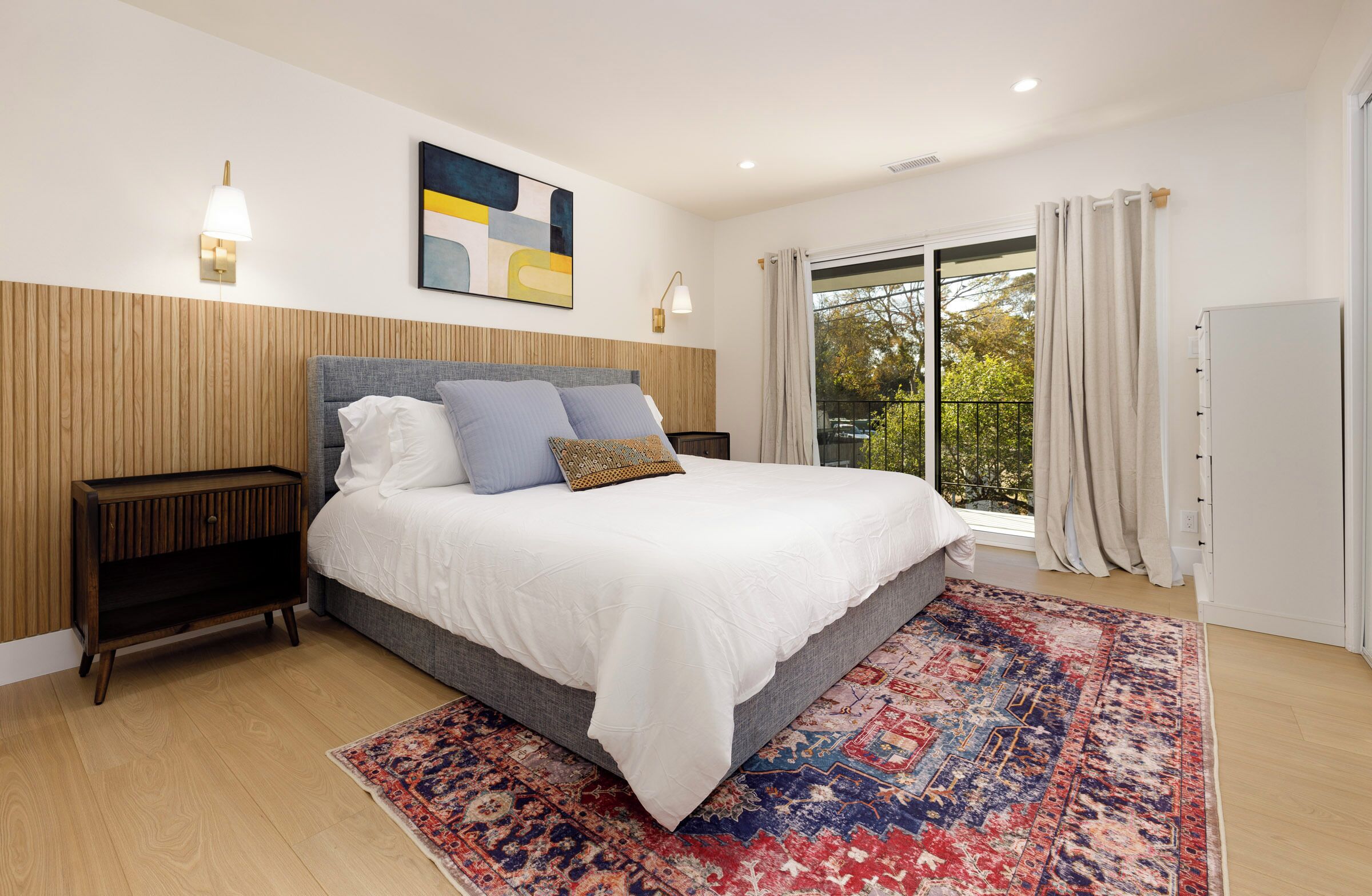 5 bedrooms, iron/ironing board, free WiFi, bed sheets